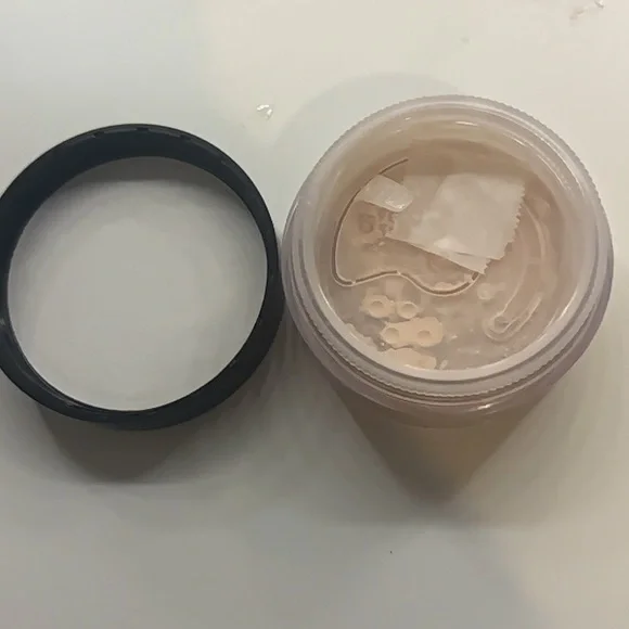 bareMinerals Translucent Mineral Veil Setting Powder - Picture 3 of 4